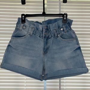 “Almost Famous” ruffled waist denim shorts